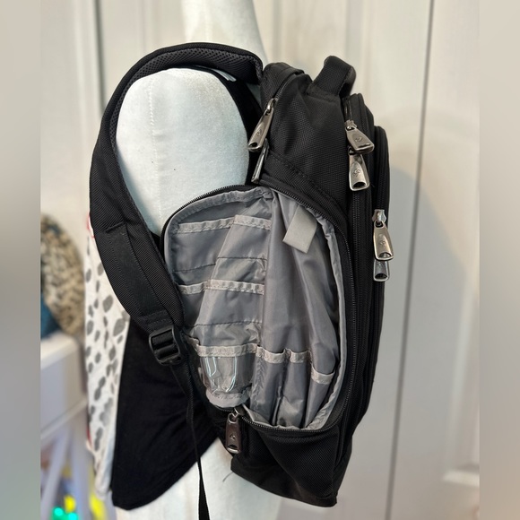 Samsonite Multi Compartments Computer Backpack (18in) - Picture 9 of 11